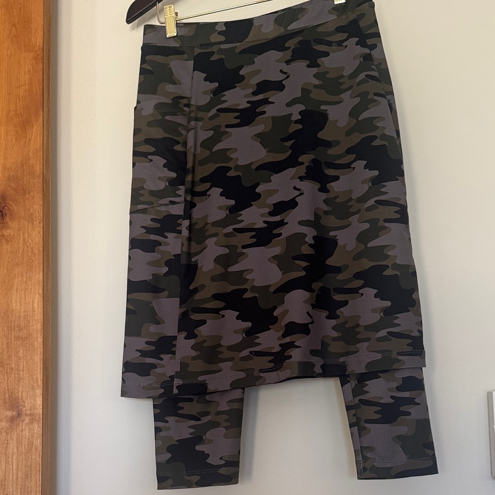 Snoga Athletic- Camouflage Midi Skirt with Leggings- Size Small